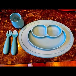 Ezpz Mini mat set plus small cup